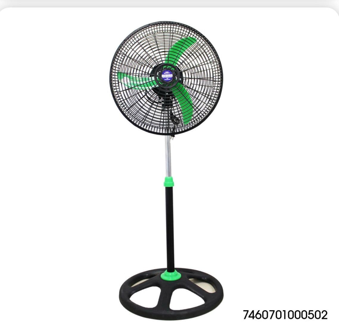 Pagina 113-01 7460701000502- Abanico Plastico 3 Asta.
